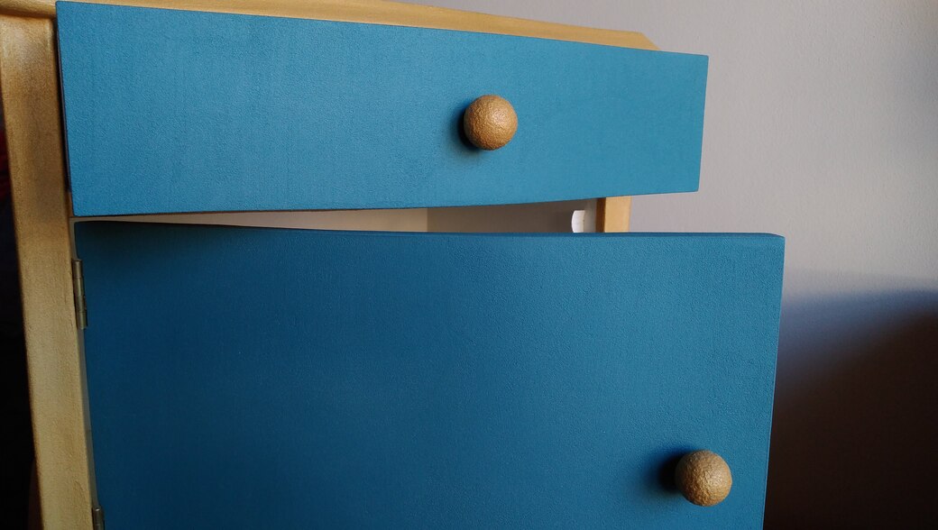 03 Mobile scultura vintage oro e blu