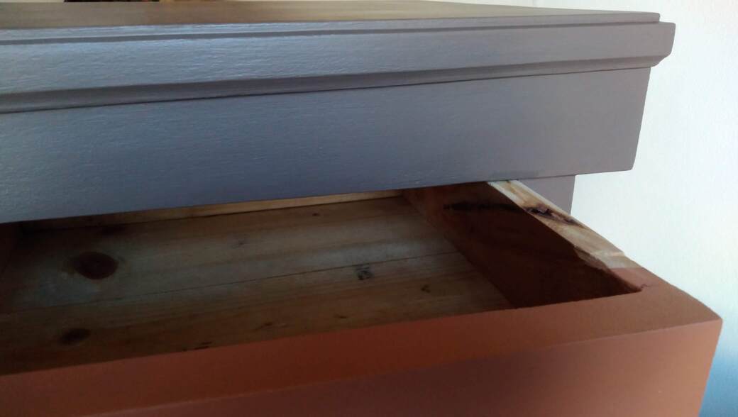 04 Mobile scultura marrone e arancione