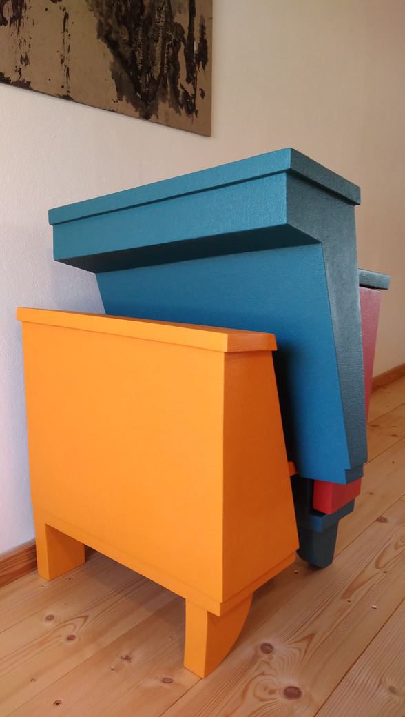09 Mobile scultura arancio blu e rosso